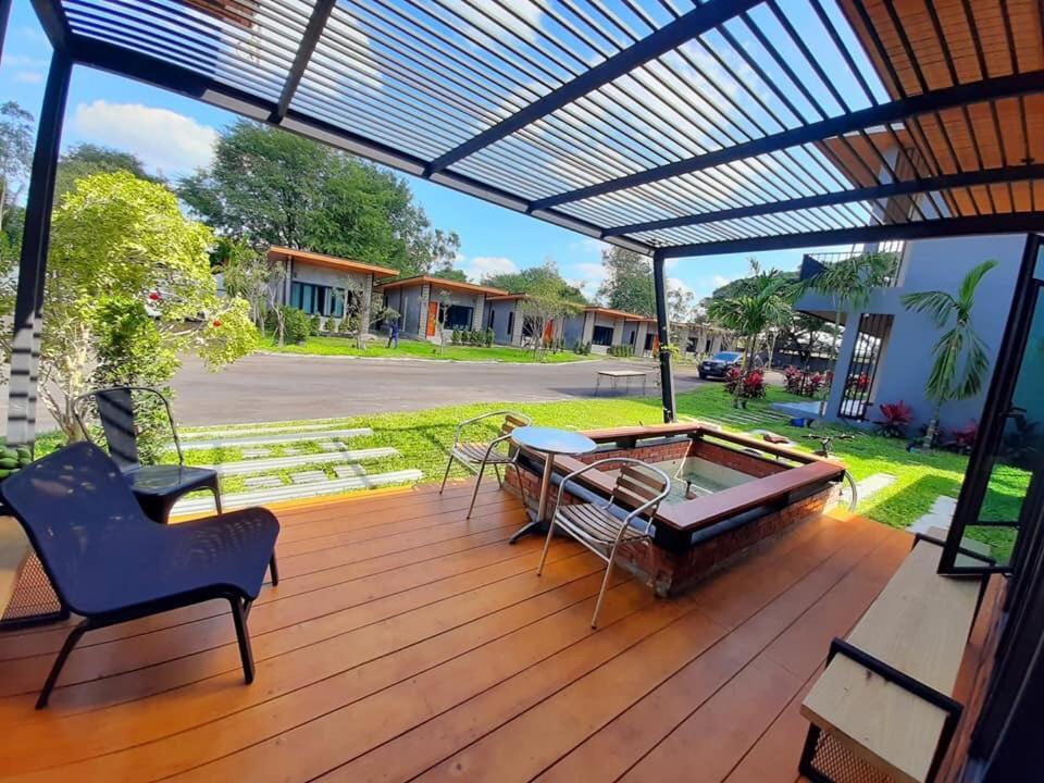 Baankampu Resort Пакчонг Экстерьер фото