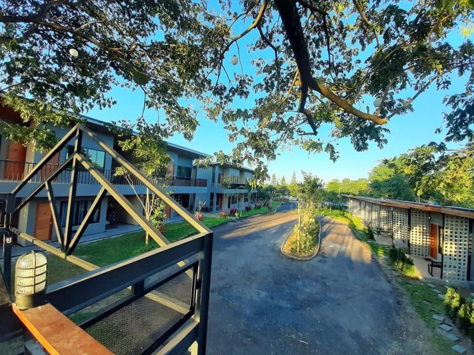 Baankampu Resort Пакчонг Экстерьер фото